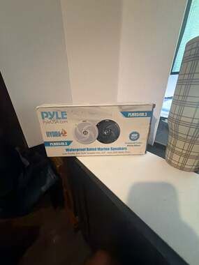 Pyle PLMRS4W.5 Waterproof Marine Speakers 4.0 Inch White Black Pair